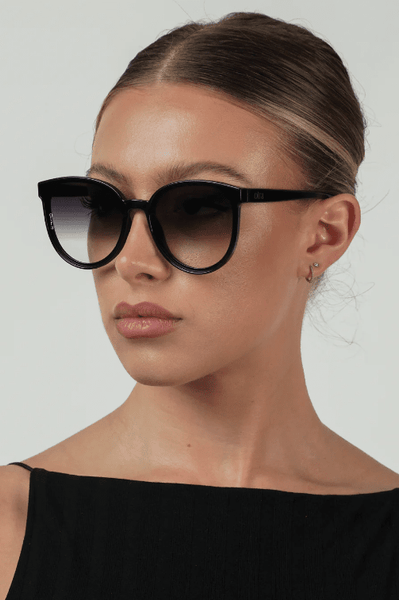 OTRA Eyewear - DALI Black with Smoke Fade Lense