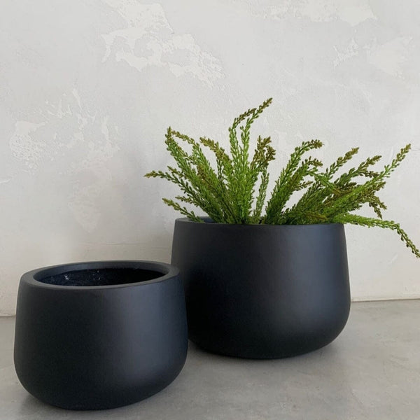 Cora Egg Pot in Charcoal 25cm